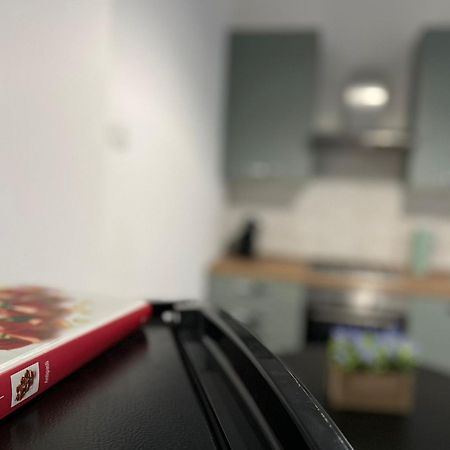 Goodbye Moon Apartment Бриндизи Екстериор снимка