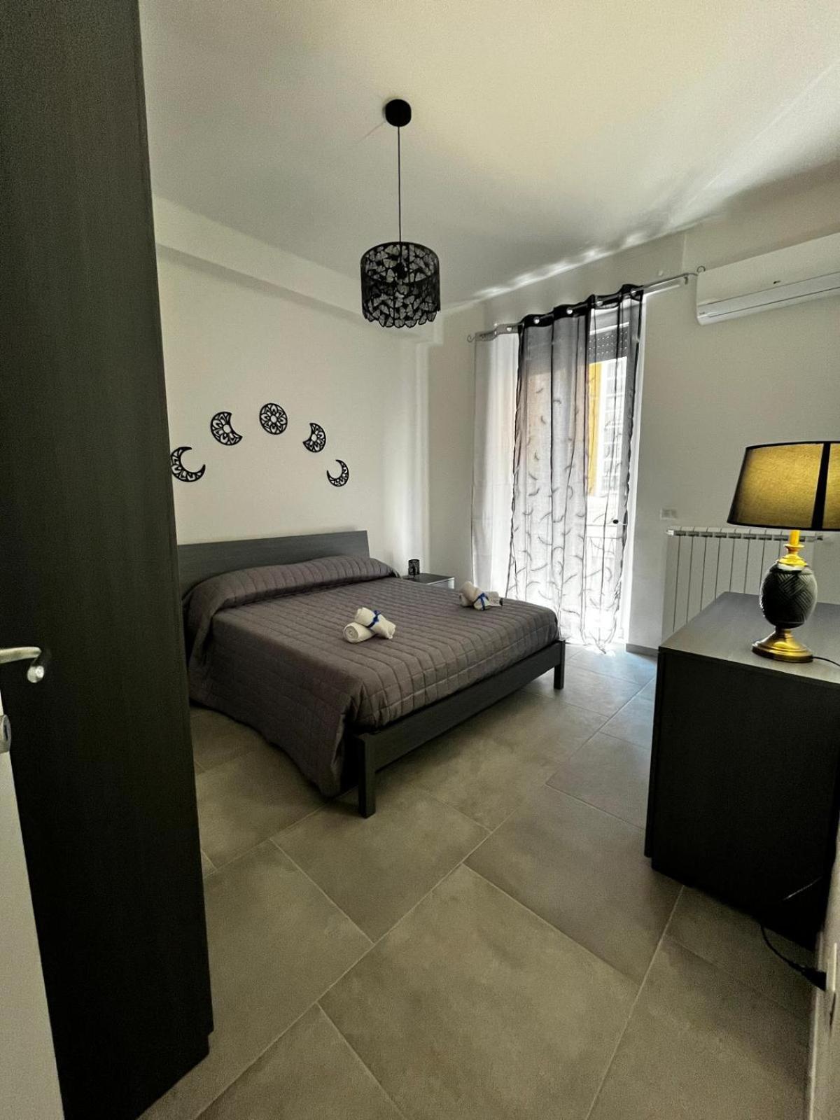 Goodbye Moon Apartment Бриндизи Екстериор снимка