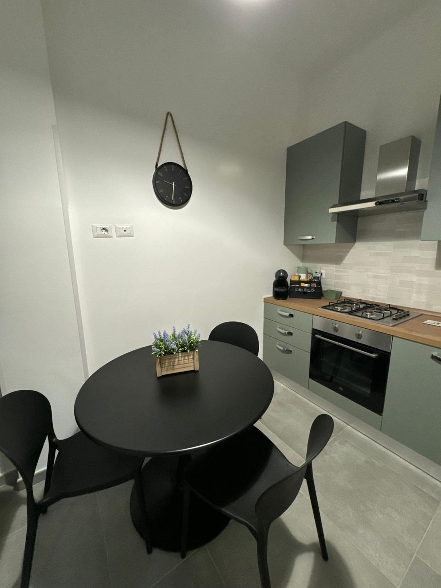 Goodbye Moon Apartment Бриндизи Екстериор снимка