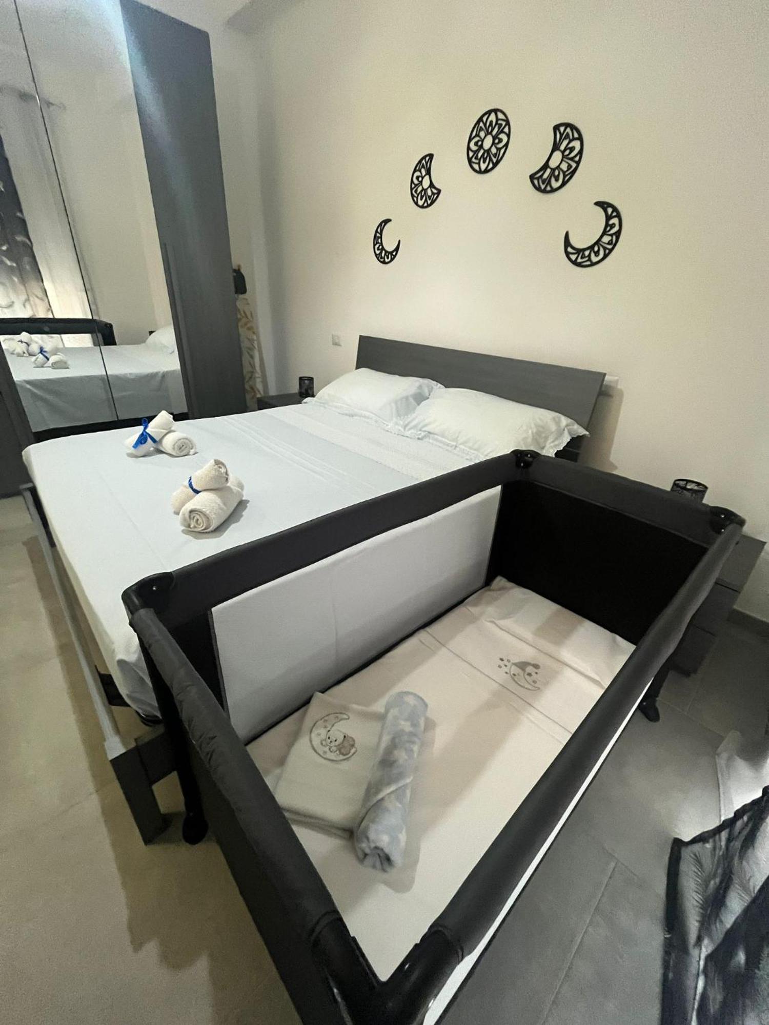 Goodbye Moon Apartment Бриндизи Екстериор снимка